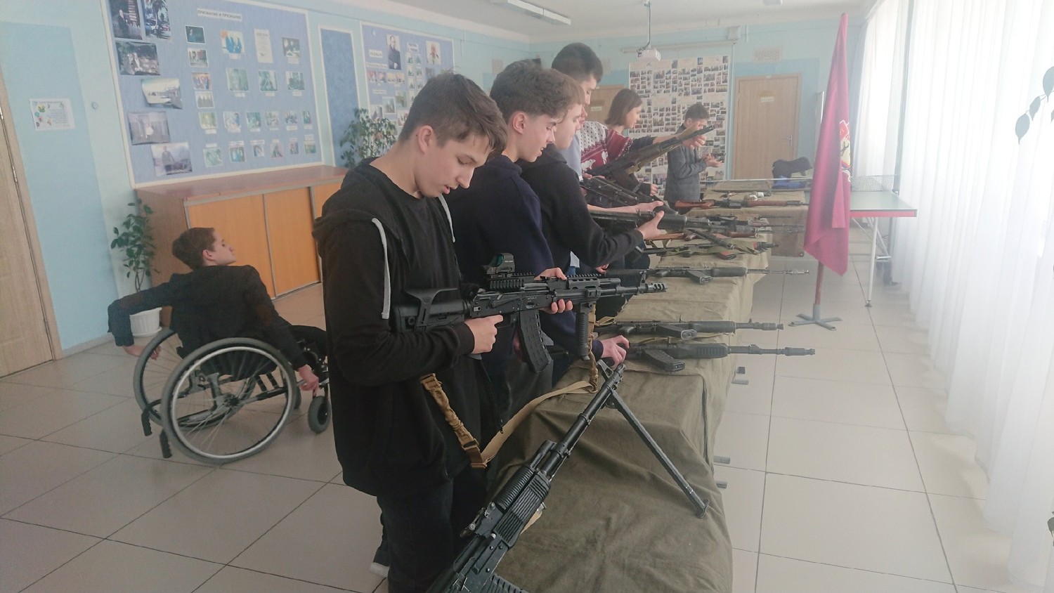 Выставка оружия в Гимназии имени В.В. Давыдова